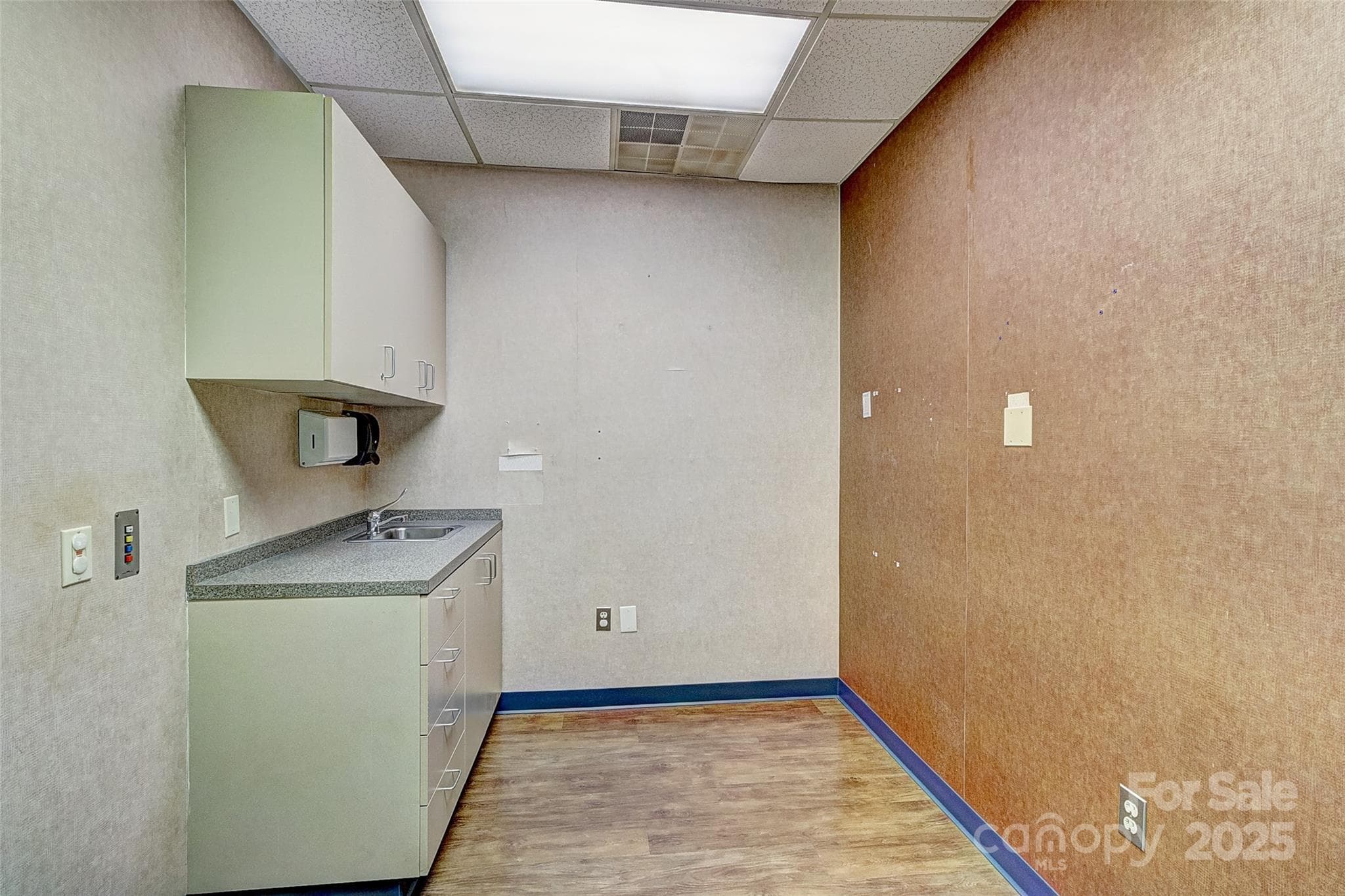 Medical at 112 S Oak Street, Cherryville, photo 40 of 48