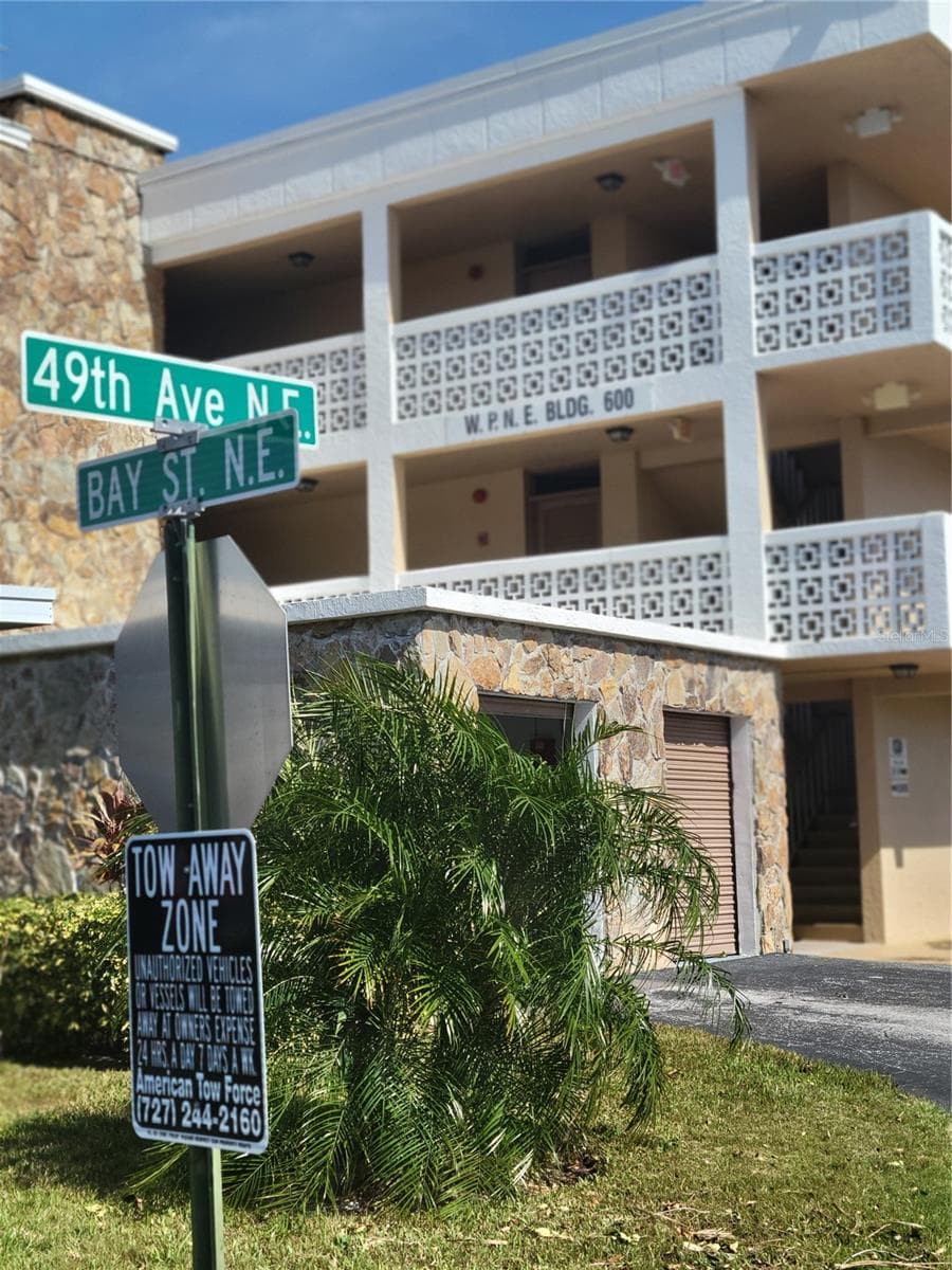 Condominium at 4915 BAY ST NE #122, ST PETERSBURG, photo 2 of 41