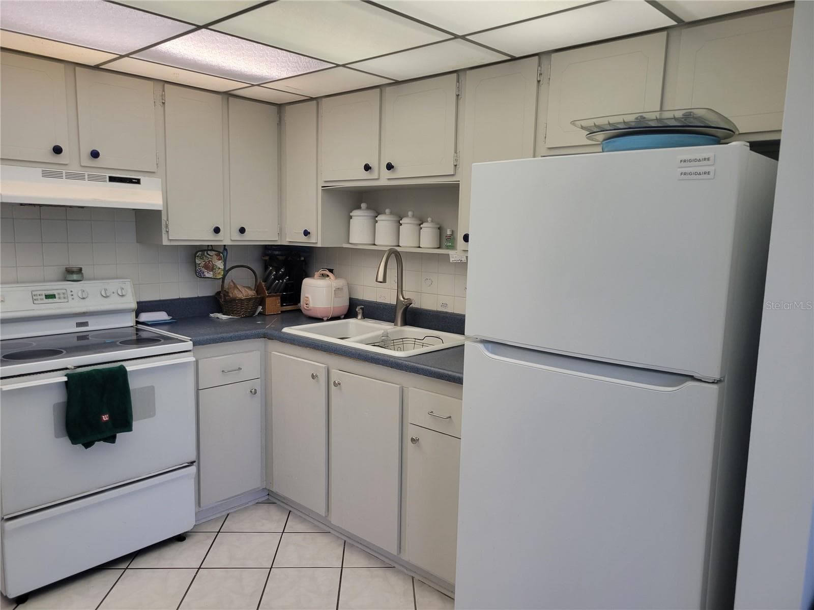 Condominium at 4915 BAY ST NE #122, ST PETERSBURG, photo 12 of 41