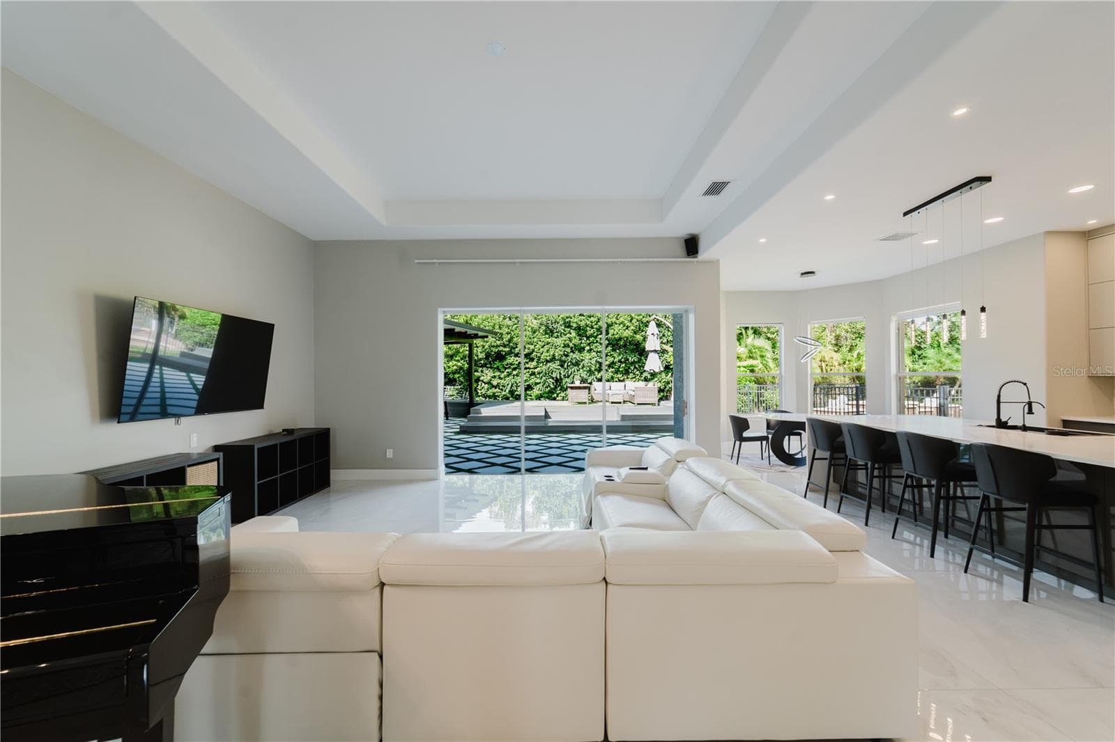Single Family Residence at 1361 WHITNEY ISLES DR, WINDERMERE, photo 6 of 49
