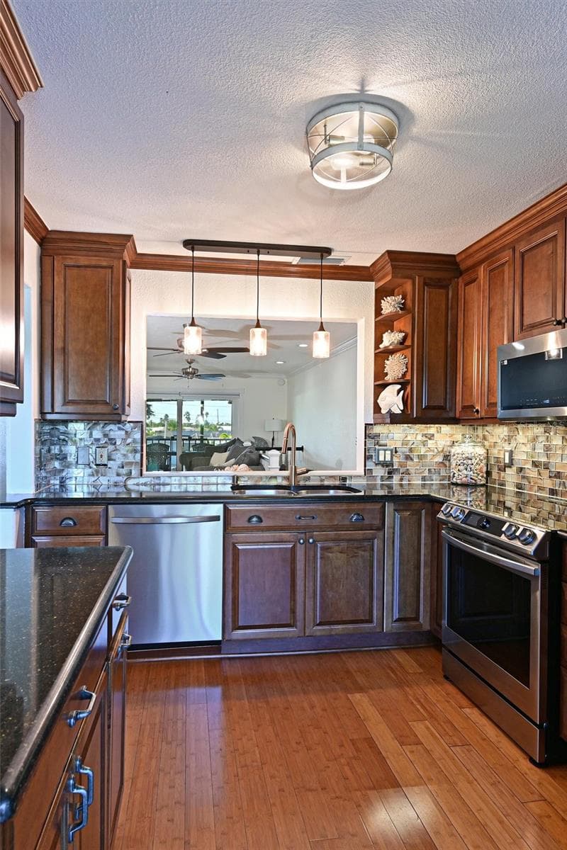 Delightful Kitchen - 10313 WATERBIRD WAY, BRADENTON