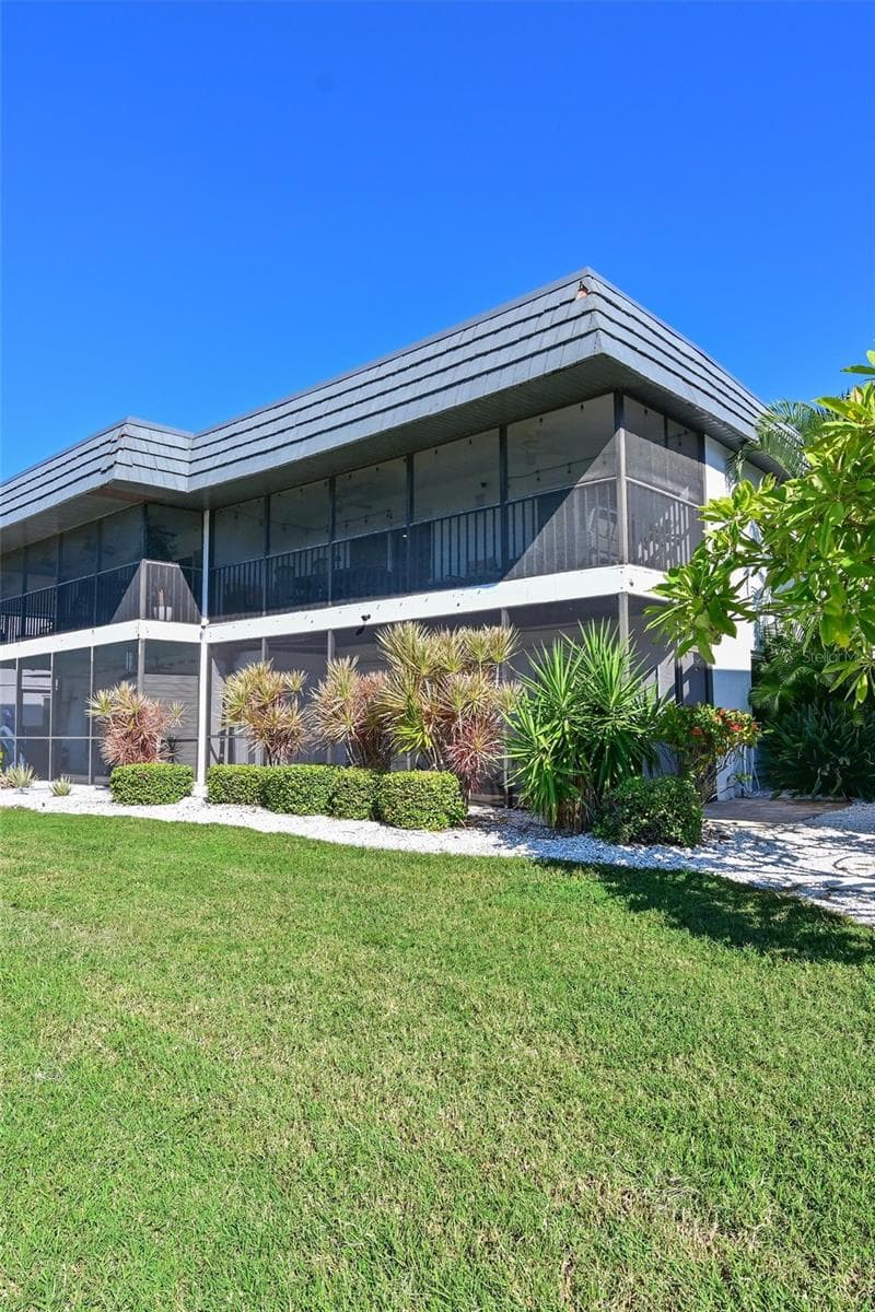 End Unit - 10313 WATERBIRD WAY, BRADENTON