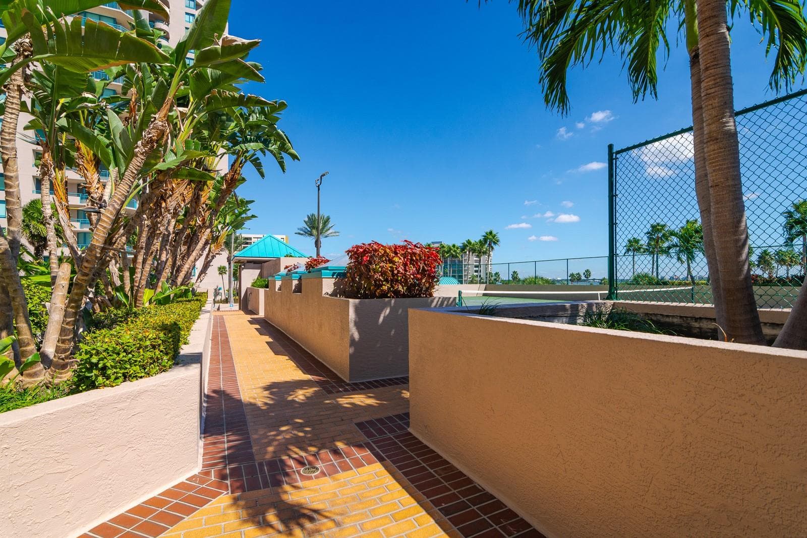 Walking Grounds - 1560 GULF BLVD #1507, CLEARWATER BEACH