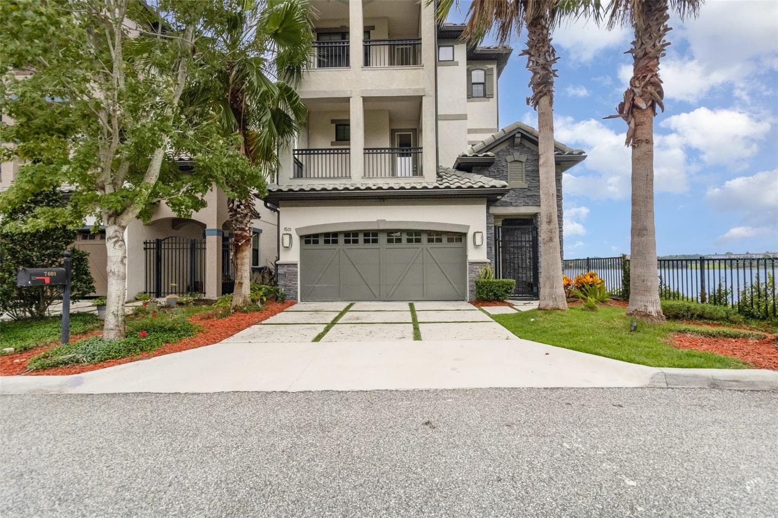 Single Family Residence at 7601 TOSCANA BLVD, ORLANDO, photo 3 of 49