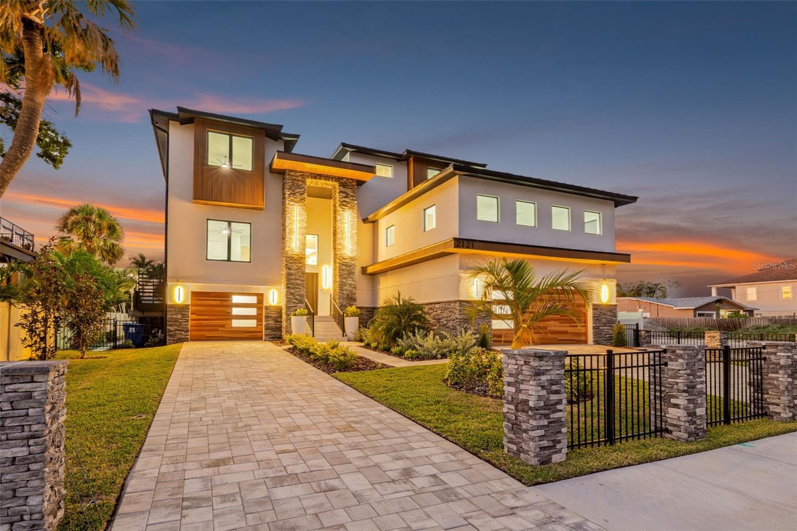 Single Family Residence at 2121 BAYOU GRANDE BLVD NE, ST PETERSBURG, photo 4 of 110