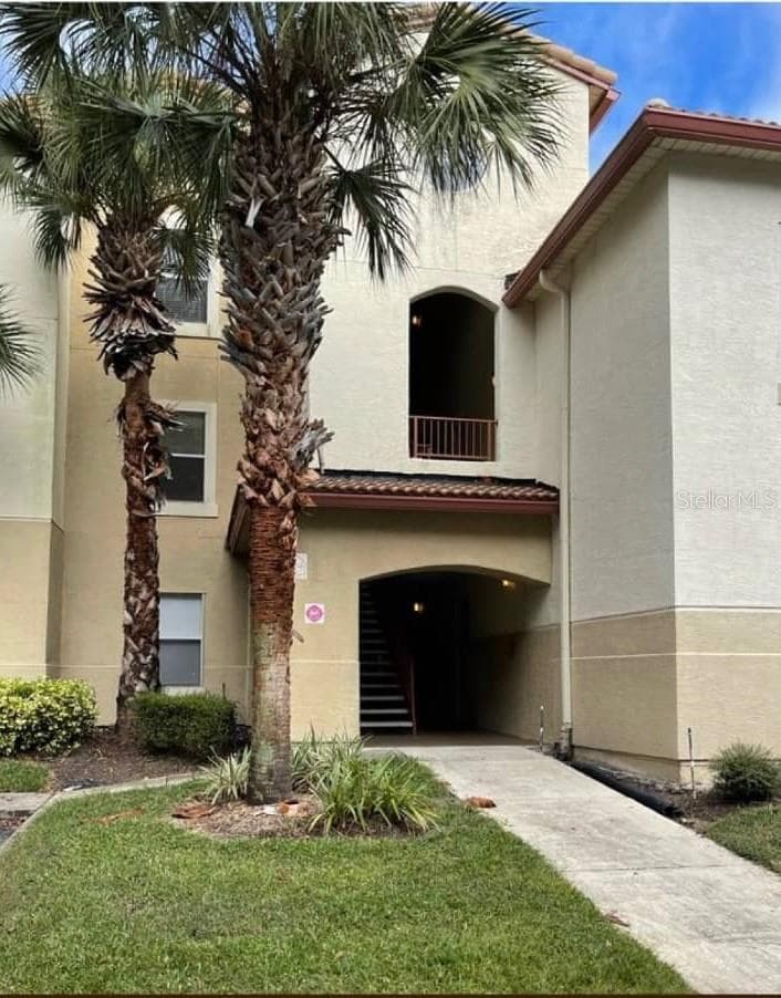 824 CAMARGO WAY #106