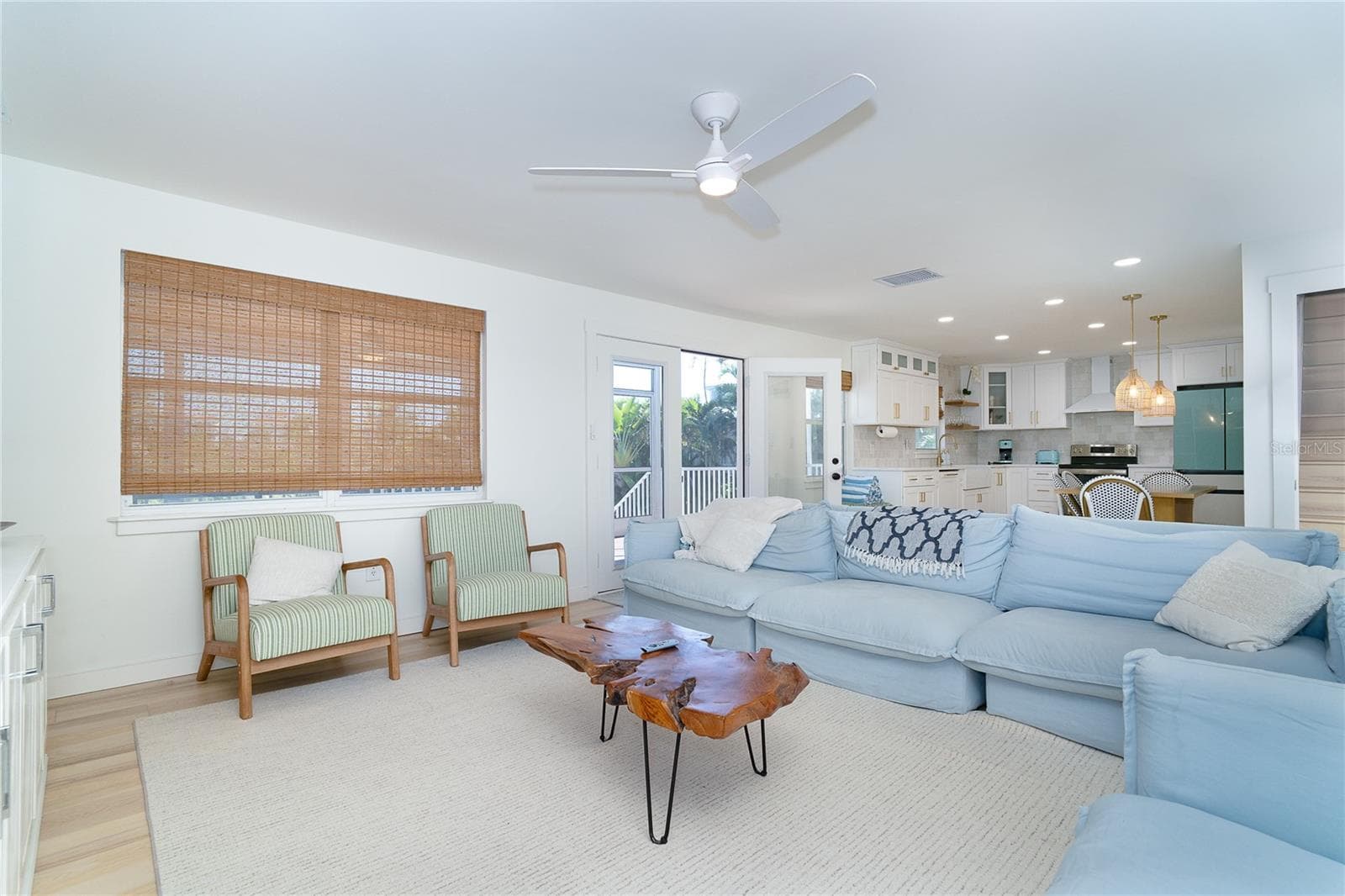 Living Area. - 260 KETTLE HARBOR DR, PLACIDA