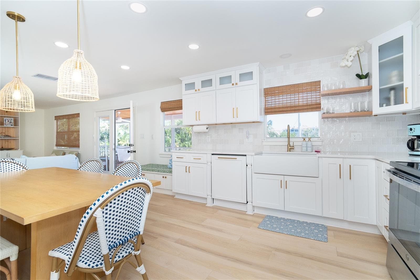 Kitchen. - 260 KETTLE HARBOR DR, PLACIDA