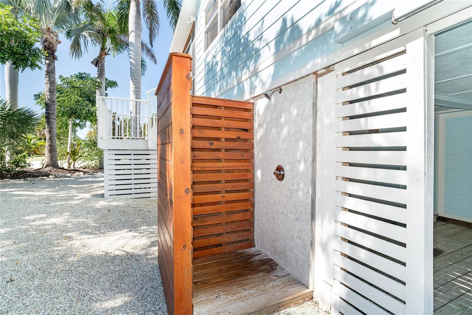 Outdoor Shower. - 260 KETTLE HARBOR DR, PLACIDA