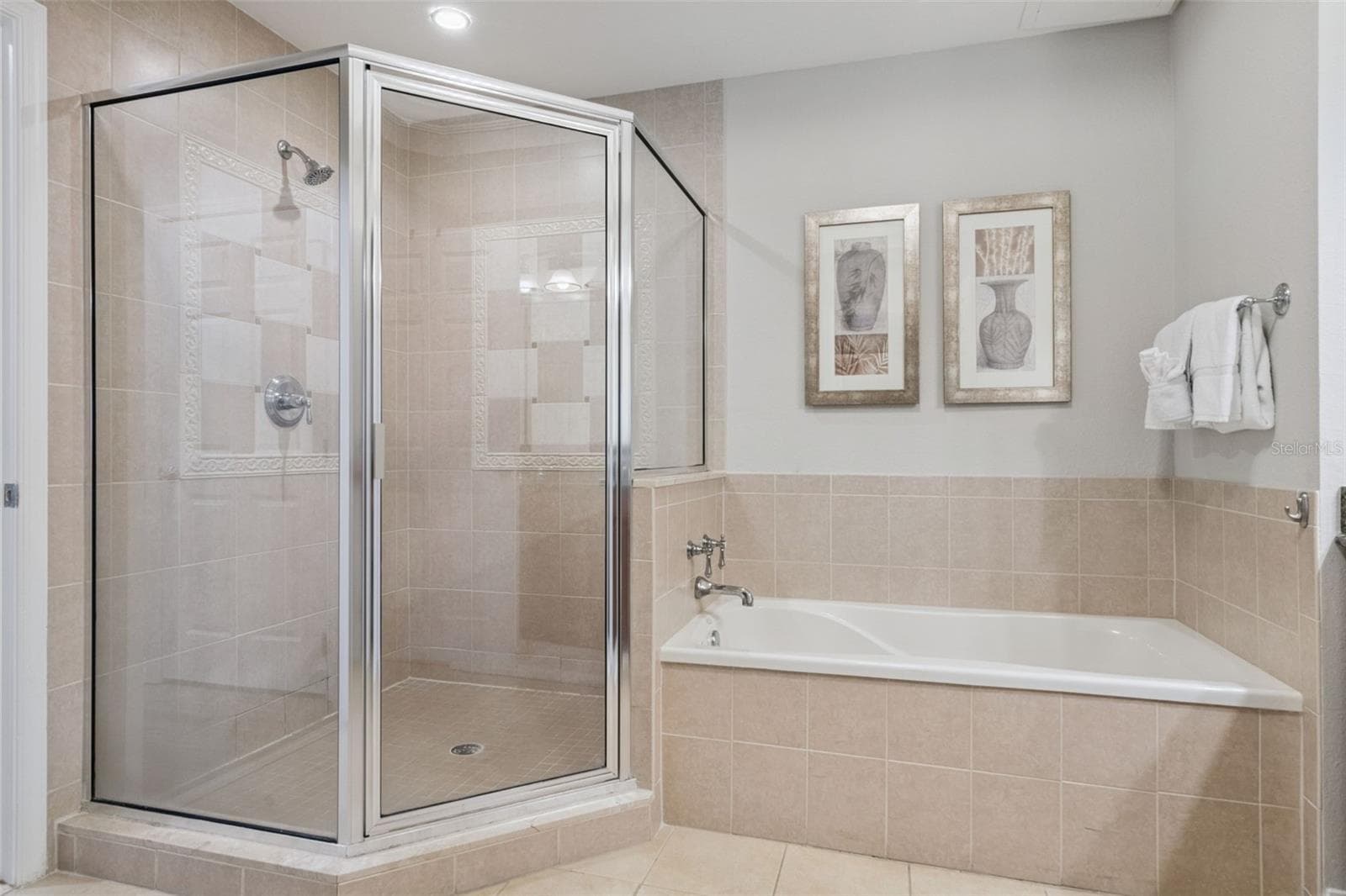 Condominium at 1100 SUNSET VIEW CIR #102, REUNION, photo 13 of 67