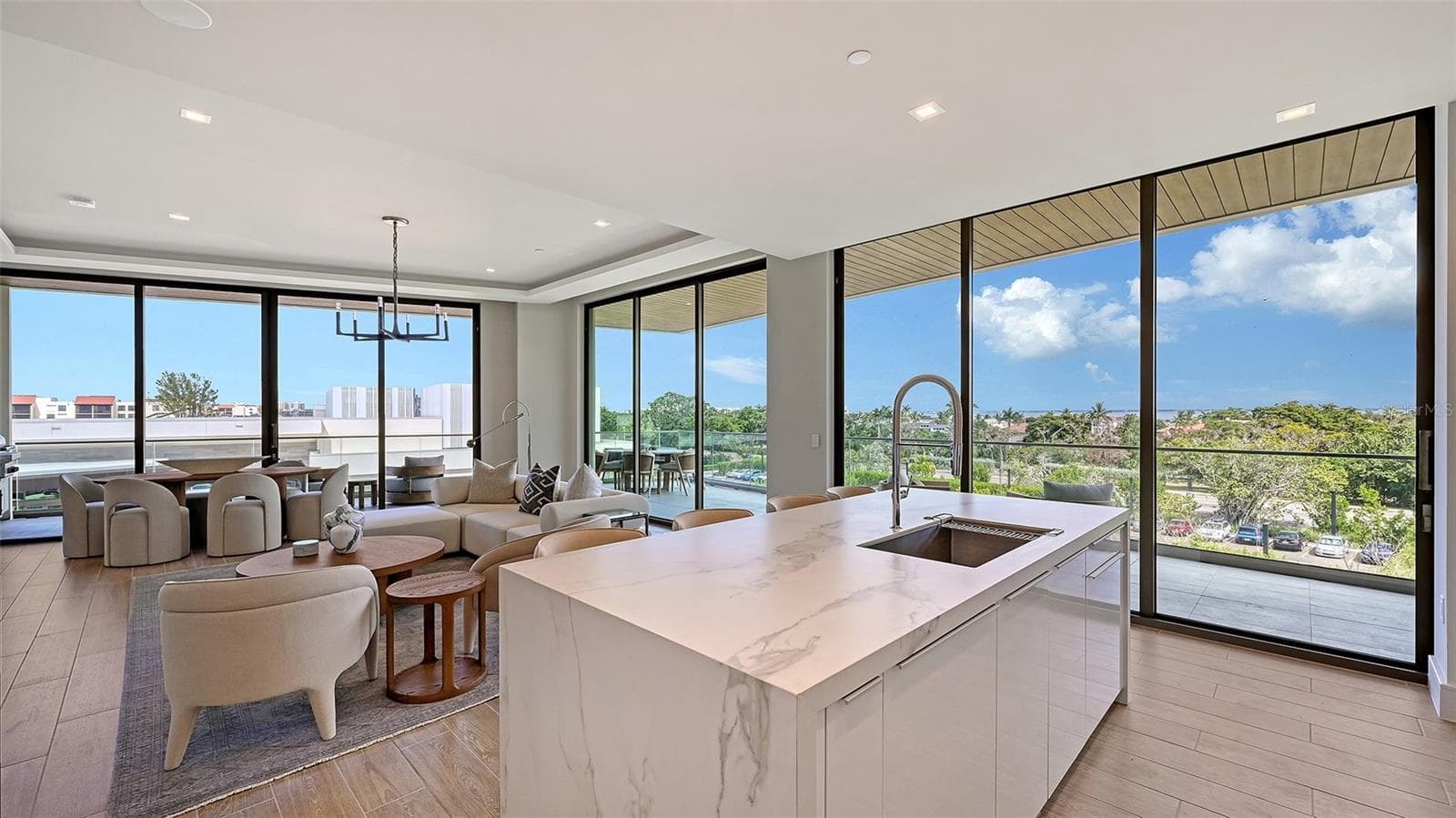 Great Room - 1591 GULF OF MEXICO DR #413, LONGBOAT KEY
