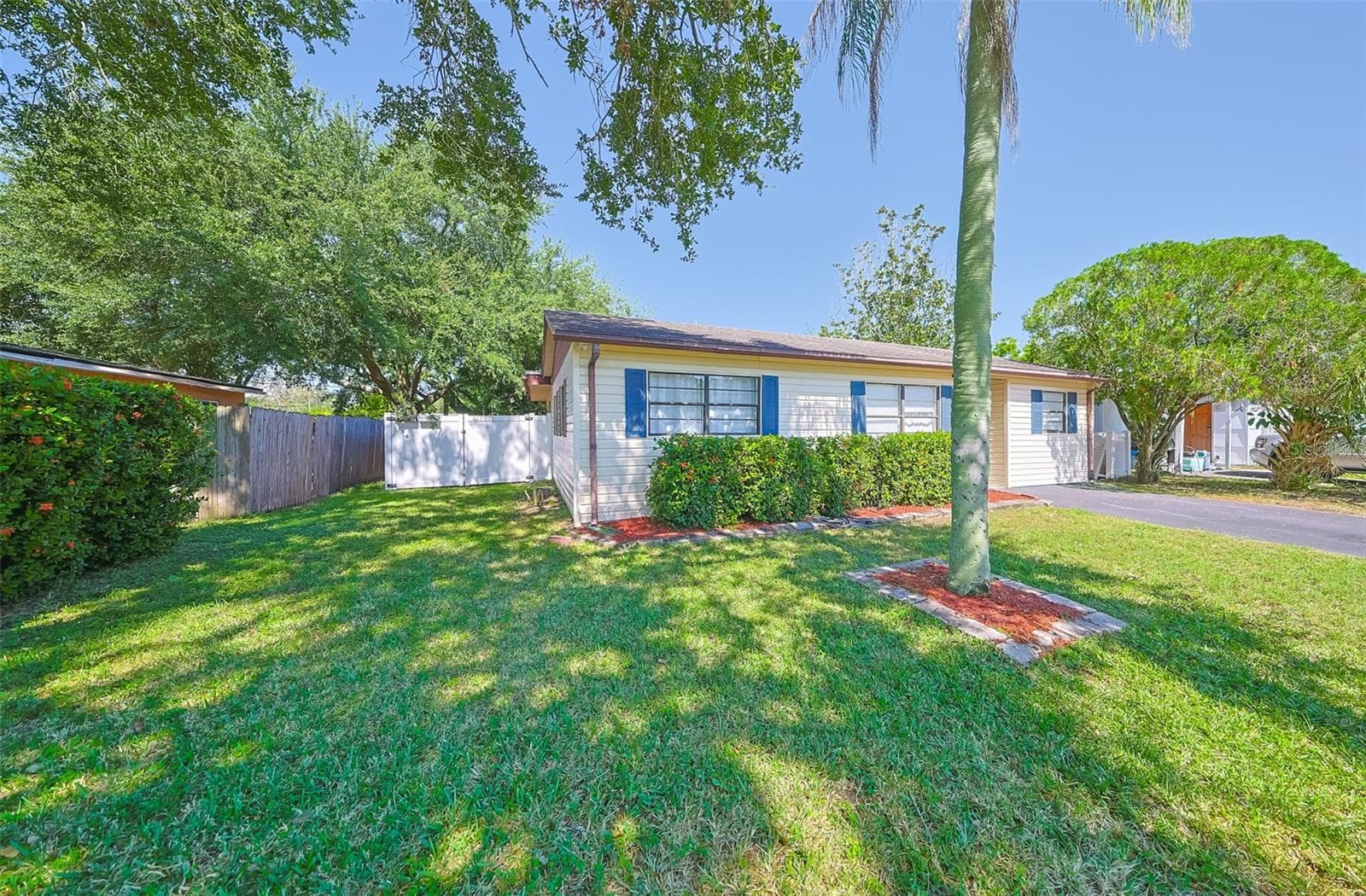 Single Family Residence at 1507 76TH AVE N, ST PETERSBURG, photo 4 of 50