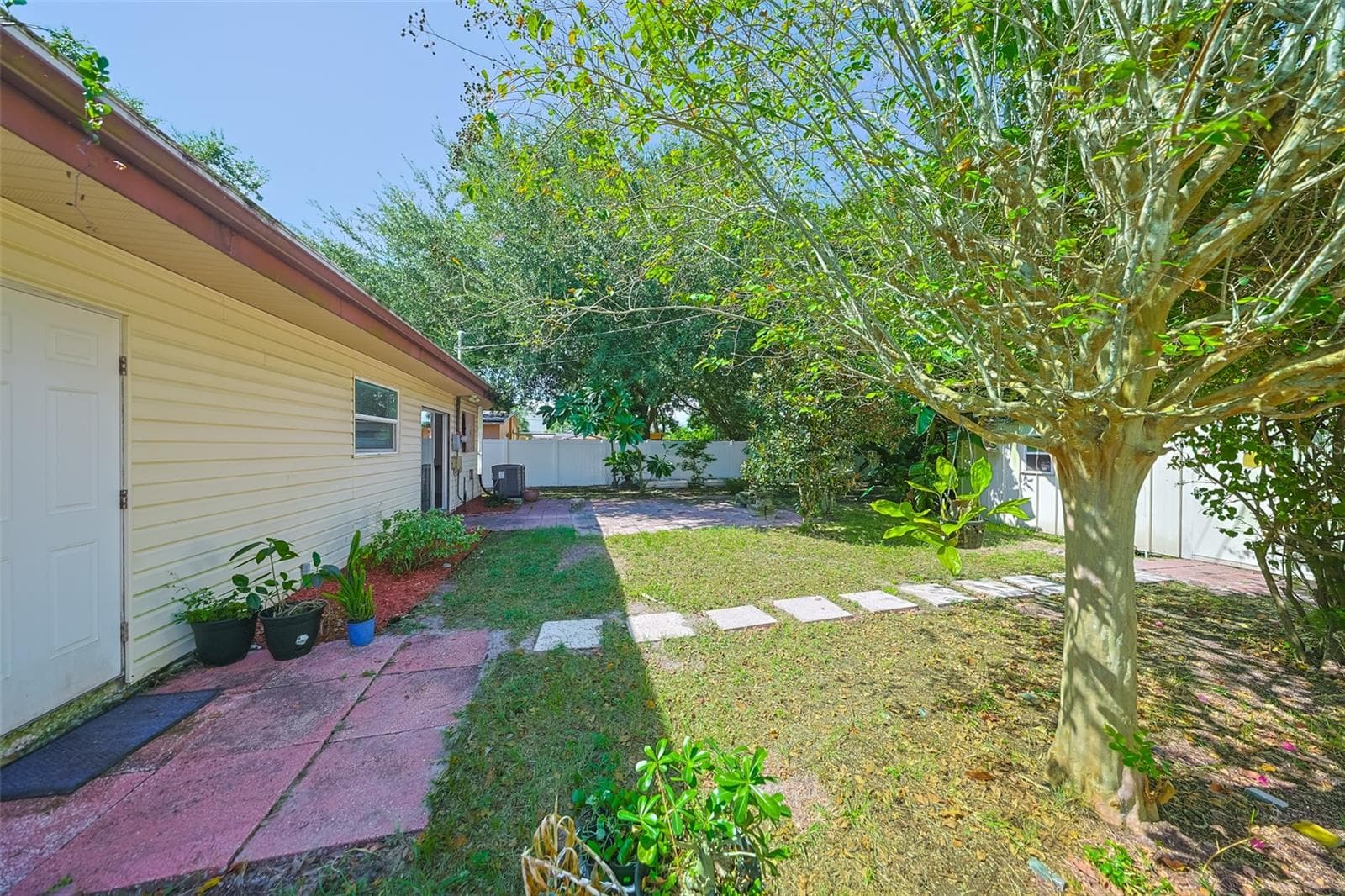Single Family Residence at 1507 76TH AVE N, ST PETERSBURG, photo 39 of 50