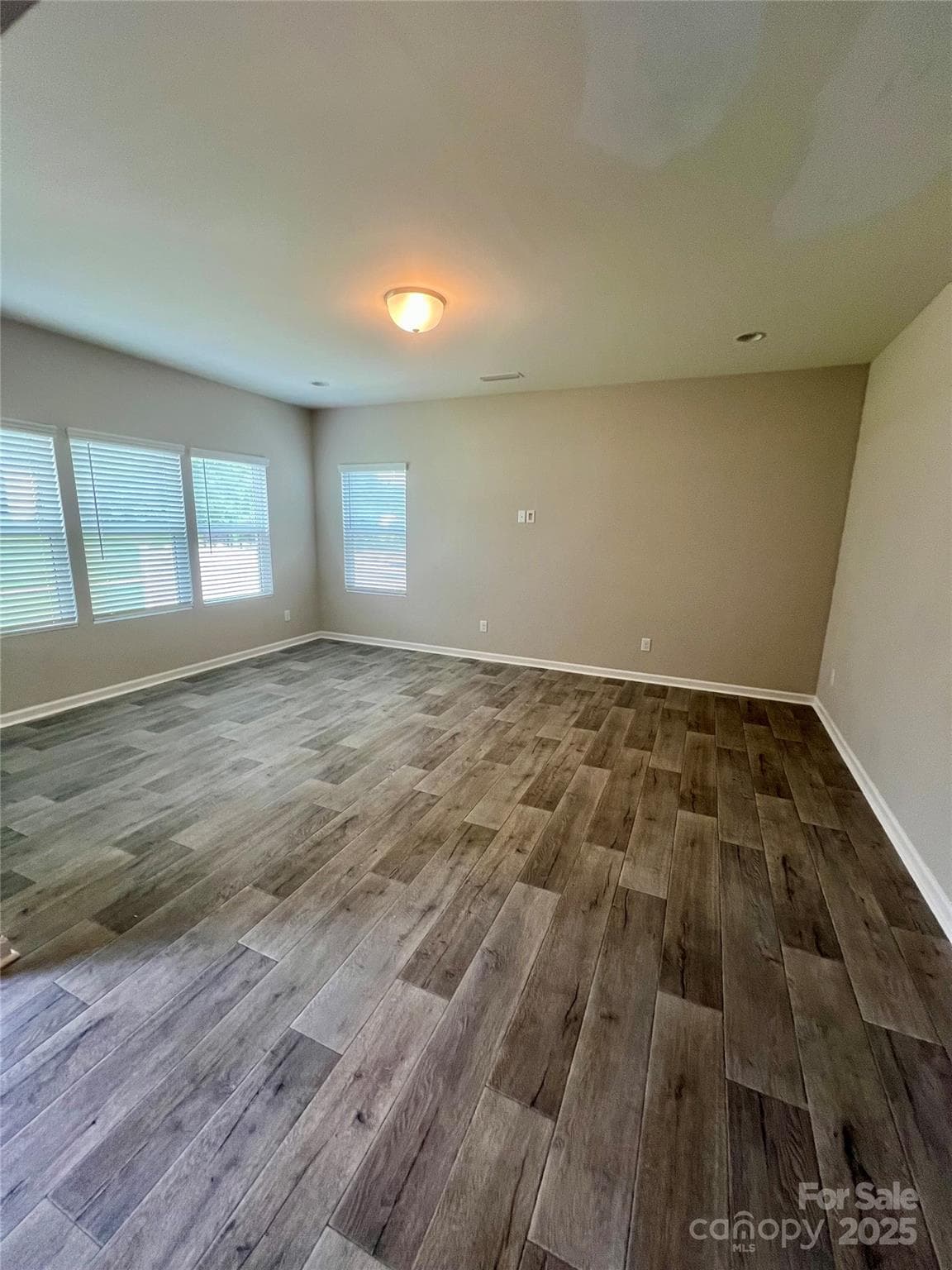 Single Family Residence at 404 Brannon Meadows Drive, York, photo 3 of 12