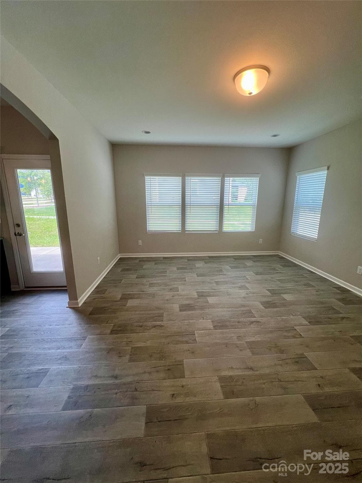 Single Family Residence at 404 Brannon Meadows Drive, York, photo 4 of 12