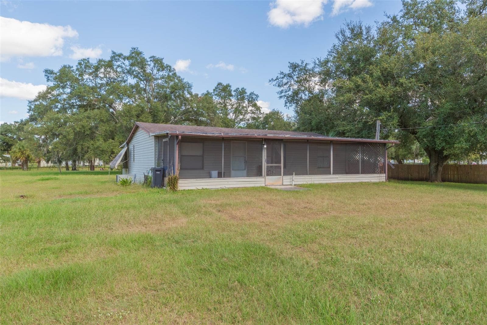 Manufactured Home at 11228 MARLBOROUGH DR, SEFFNER, photo 2 of 44
