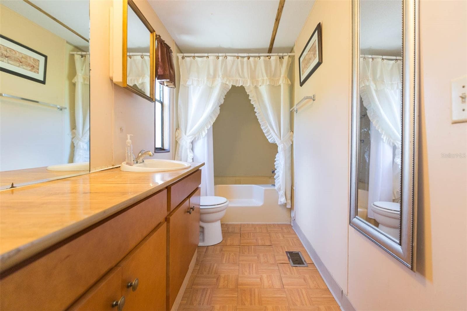 Manufactured Home at 11228 MARLBOROUGH DR, SEFFNER, photo 20 of 44