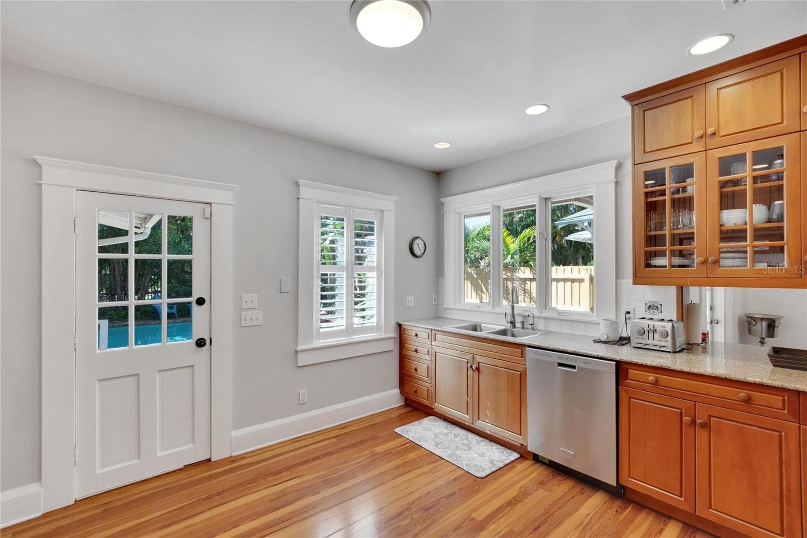 Single Family Residence at 3006 W HARBOR VIEW AVE, TAMPA, photo 15 of 65