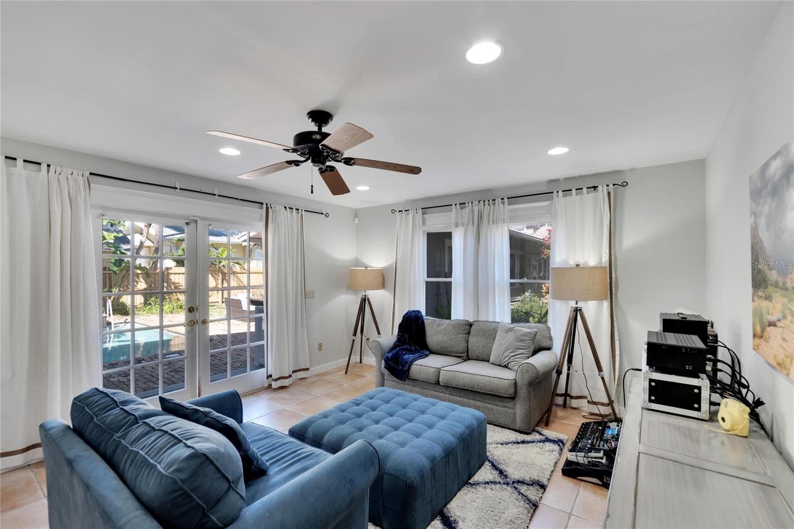 Single Family Residence at 3006 W HARBOR VIEW AVE, TAMPA, photo 45 of 65