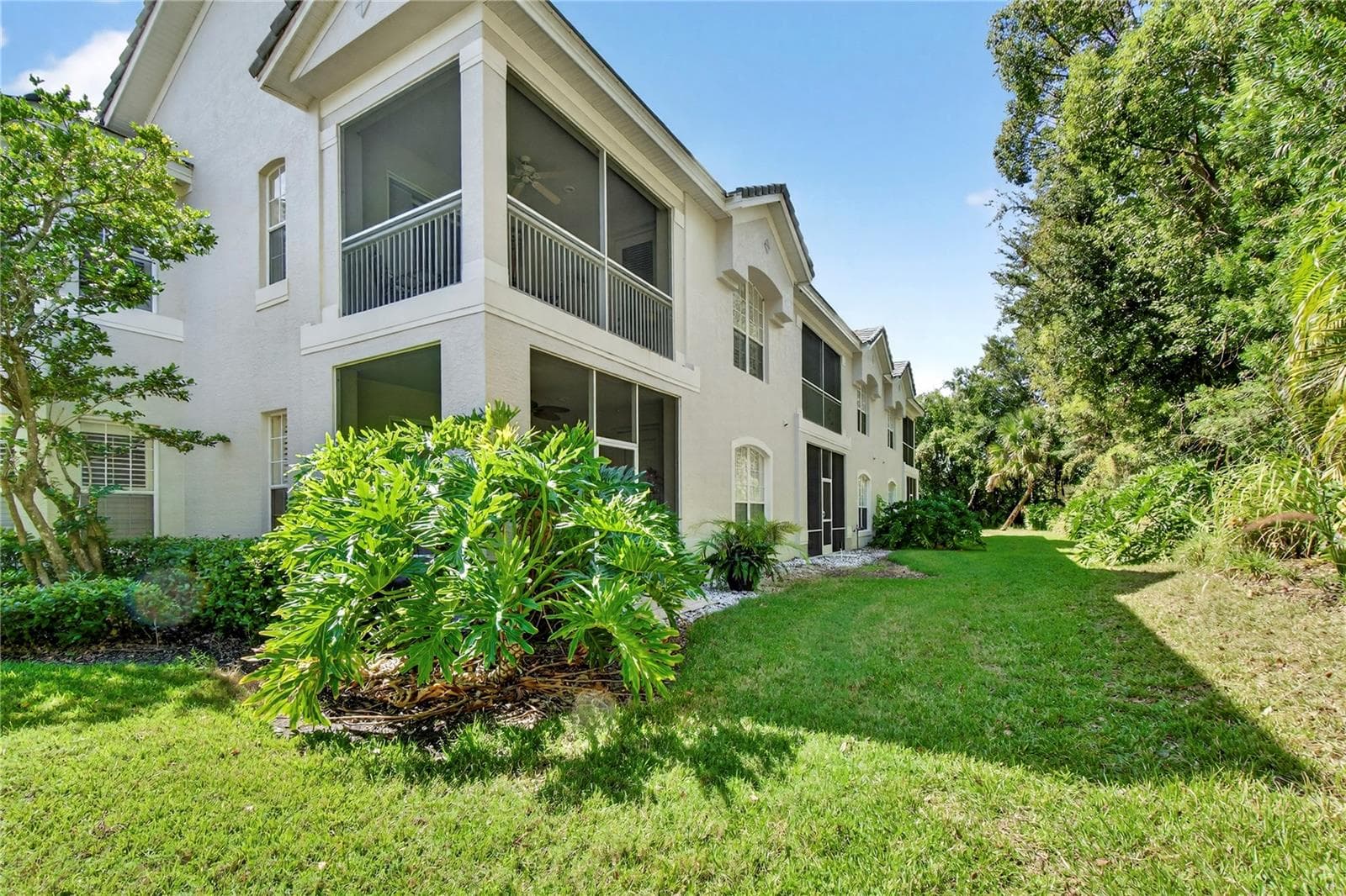 Condominium at 516 GRASSLANDS VILLAGE CIR, LAKELAND, photo 37 of 68