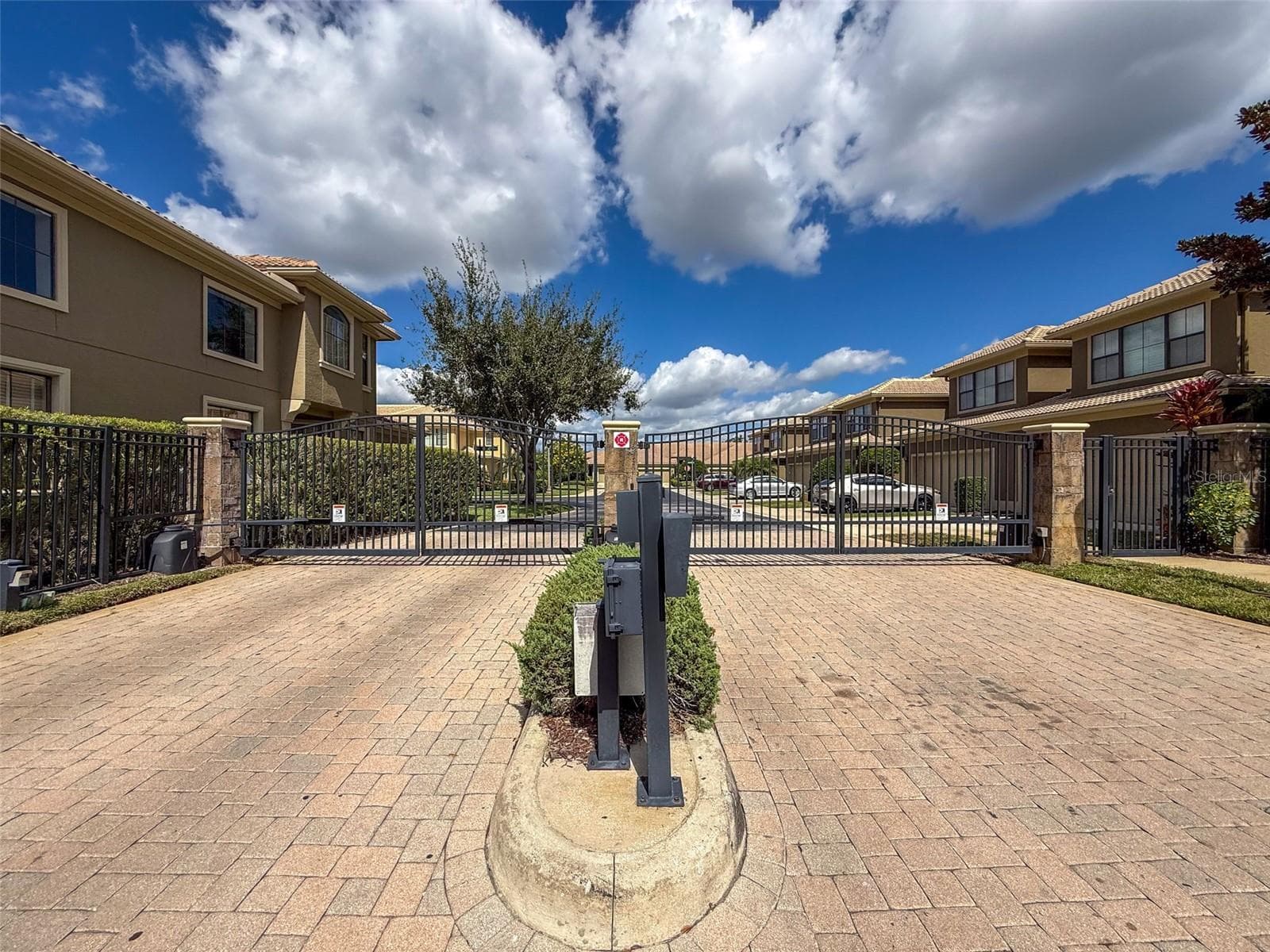 Entry Gate - 2539 SILVERBACK CT, PALM HARBOR