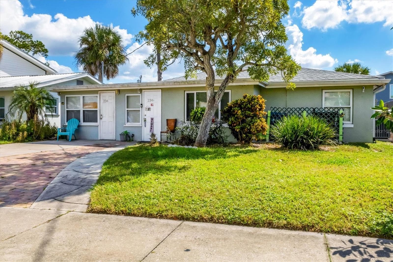 234/236 COLONIA LN E