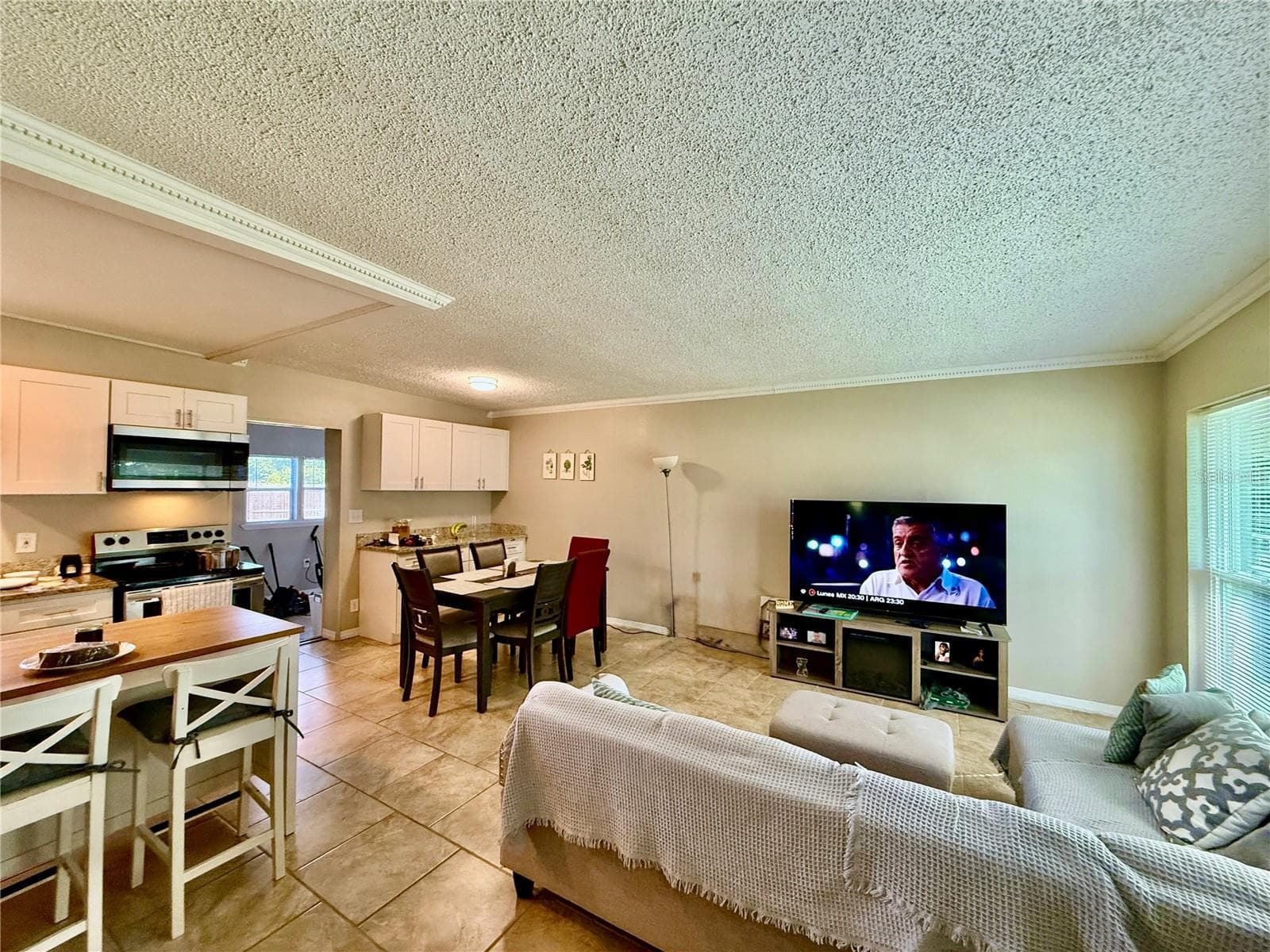 Single Family Residence at 1604 CRYSTAL CT E, LAKELAND, photo 6 of 33