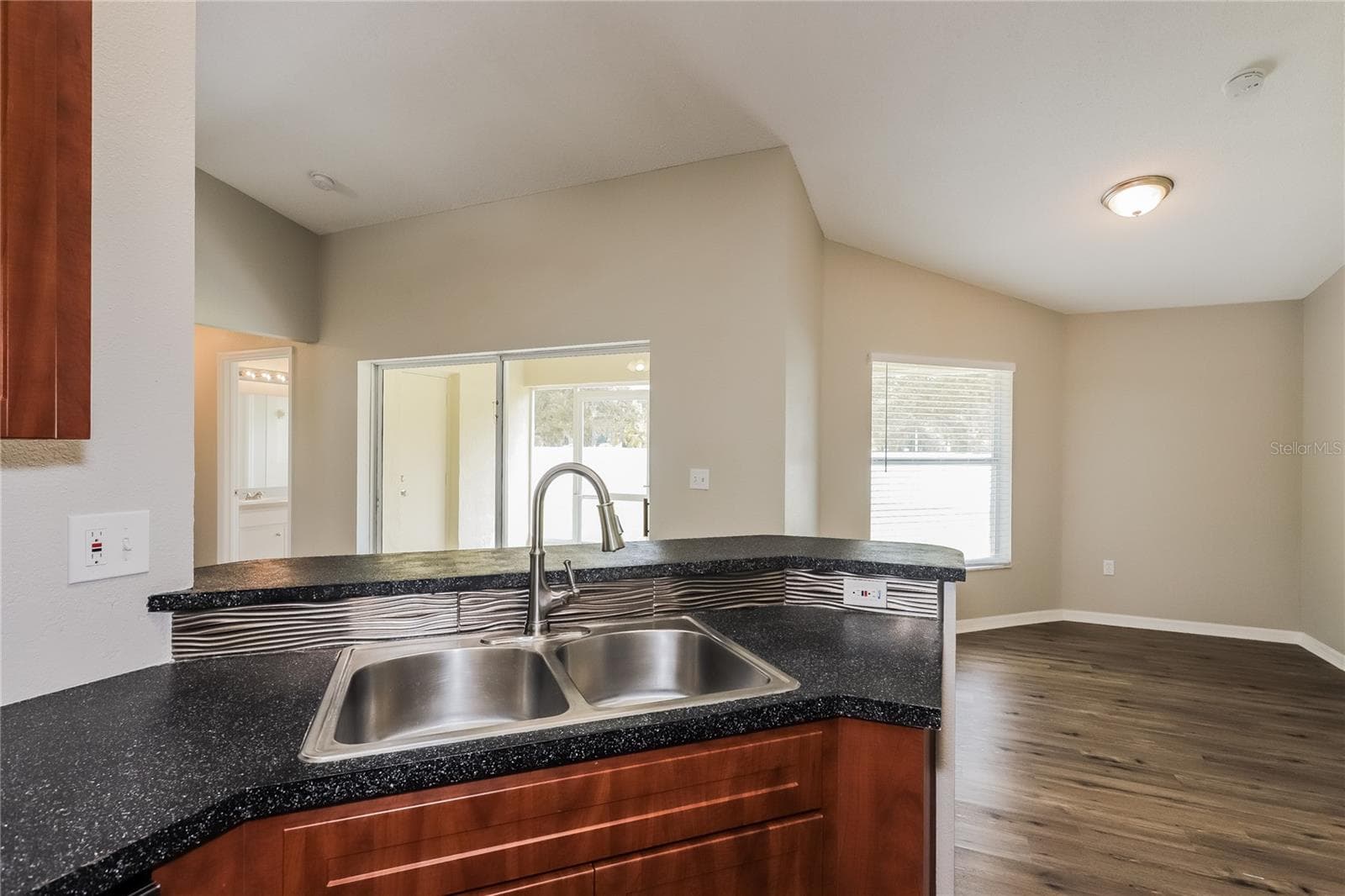 Single Family Residence at 3407 IMPERIAL MANOR WAY, MULBERRY, photo 6 of 15
