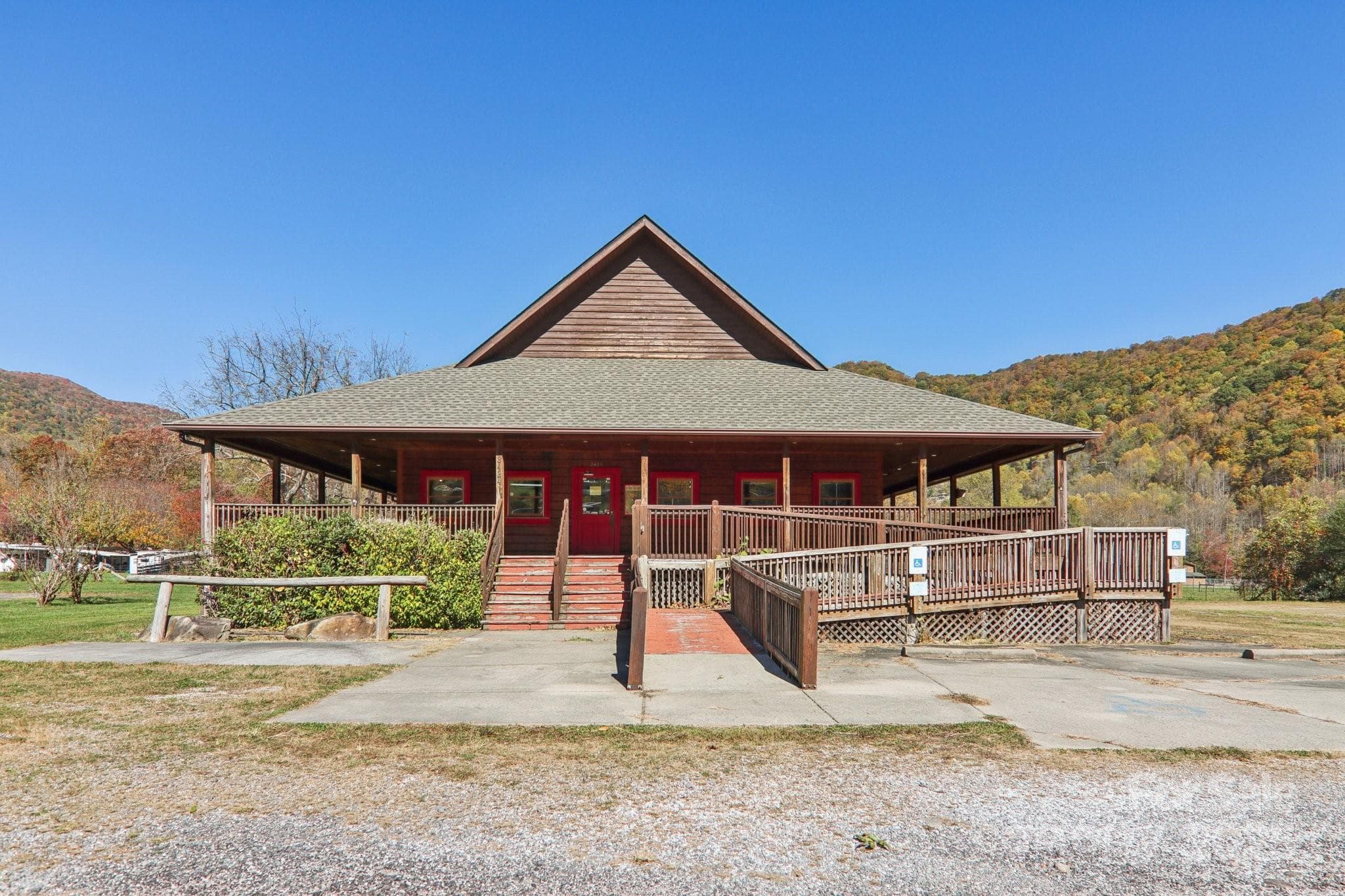 Free Standing Store at Free Standing Store, Maggie Valley, photo 4 of 44