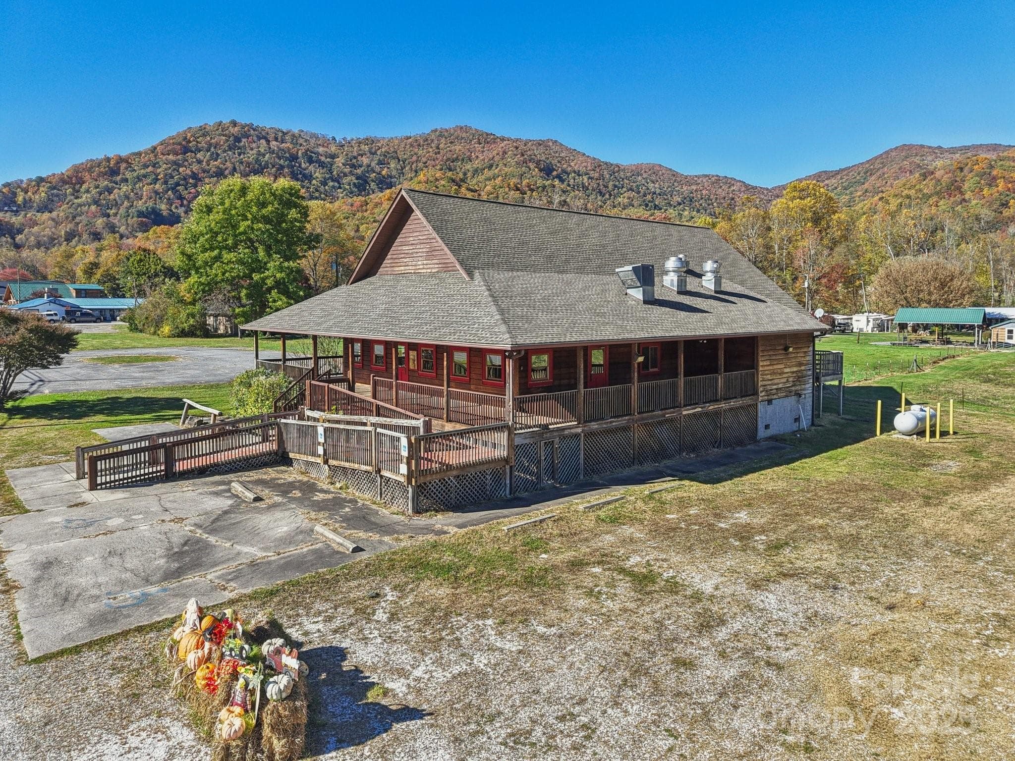 Free Standing Store at Free Standing Store, Maggie Valley, photo 38 of 44