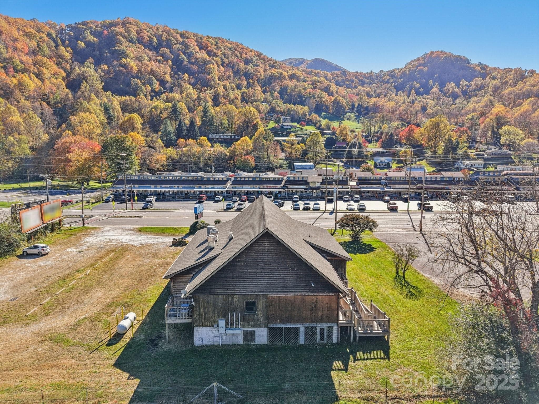 Free Standing Store at Free Standing Store, Maggie Valley, photo 41 of 44