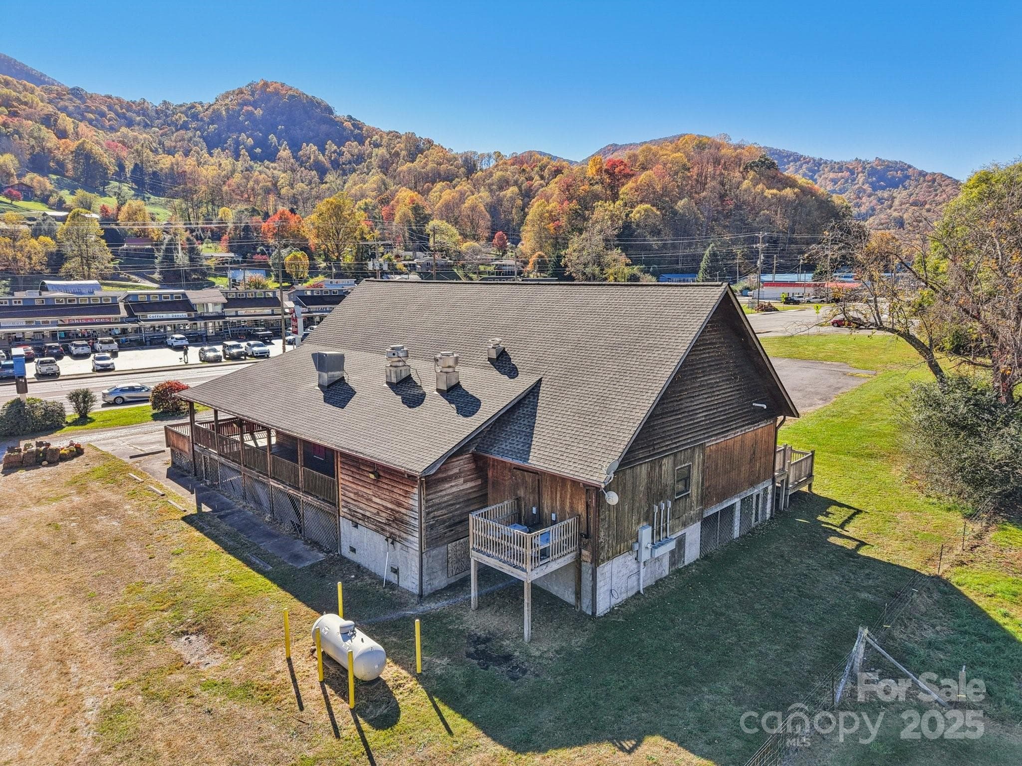 Free Standing Store at Free Standing Store, Maggie Valley, photo 42 of 44