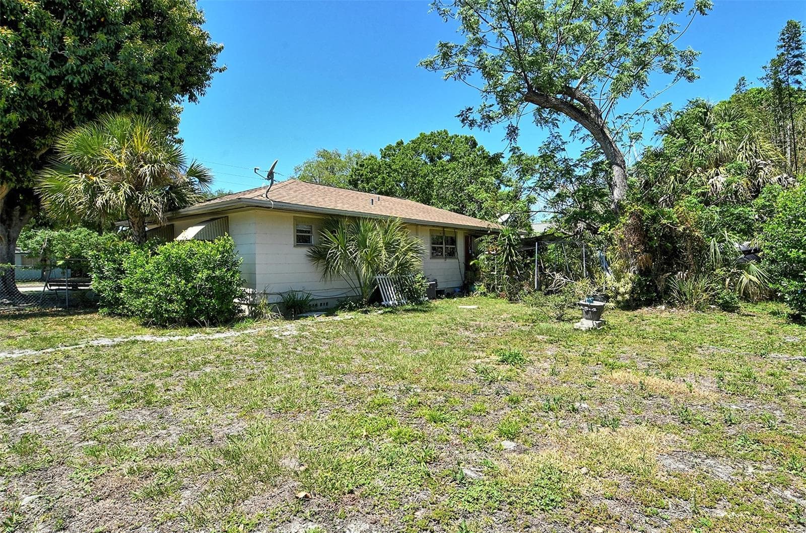 Single Family Residence at 1504 COCOANUT AVE, SARASOTA, photo 8 of 14