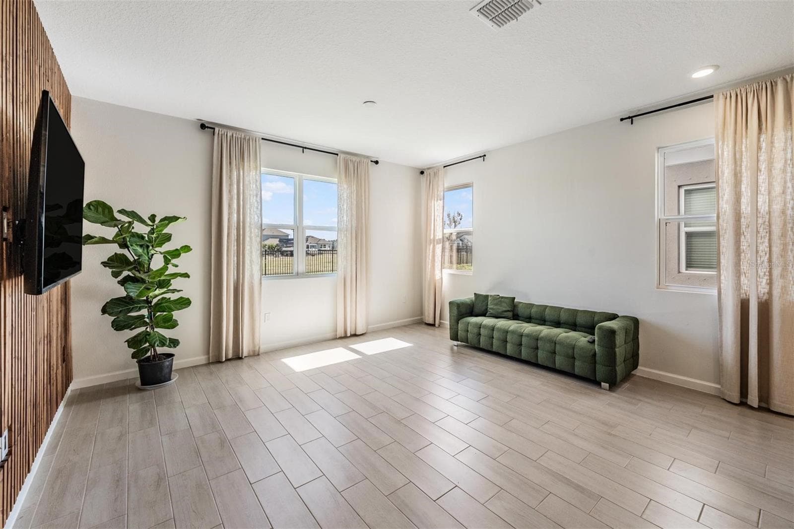 Single Family Residence at 6276 GOLDEN BEACH DR, APOLLO BEACH, photo 5 of 44