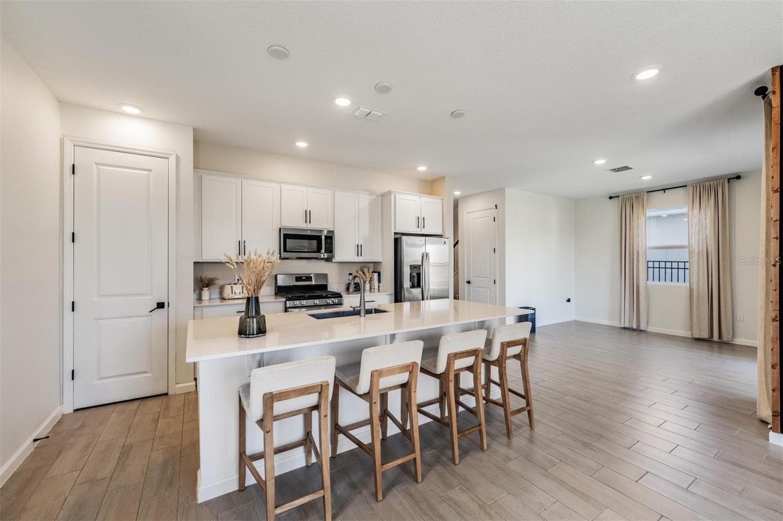 Single Family Residence at 6276 GOLDEN BEACH DR, APOLLO BEACH, photo 8 of 44