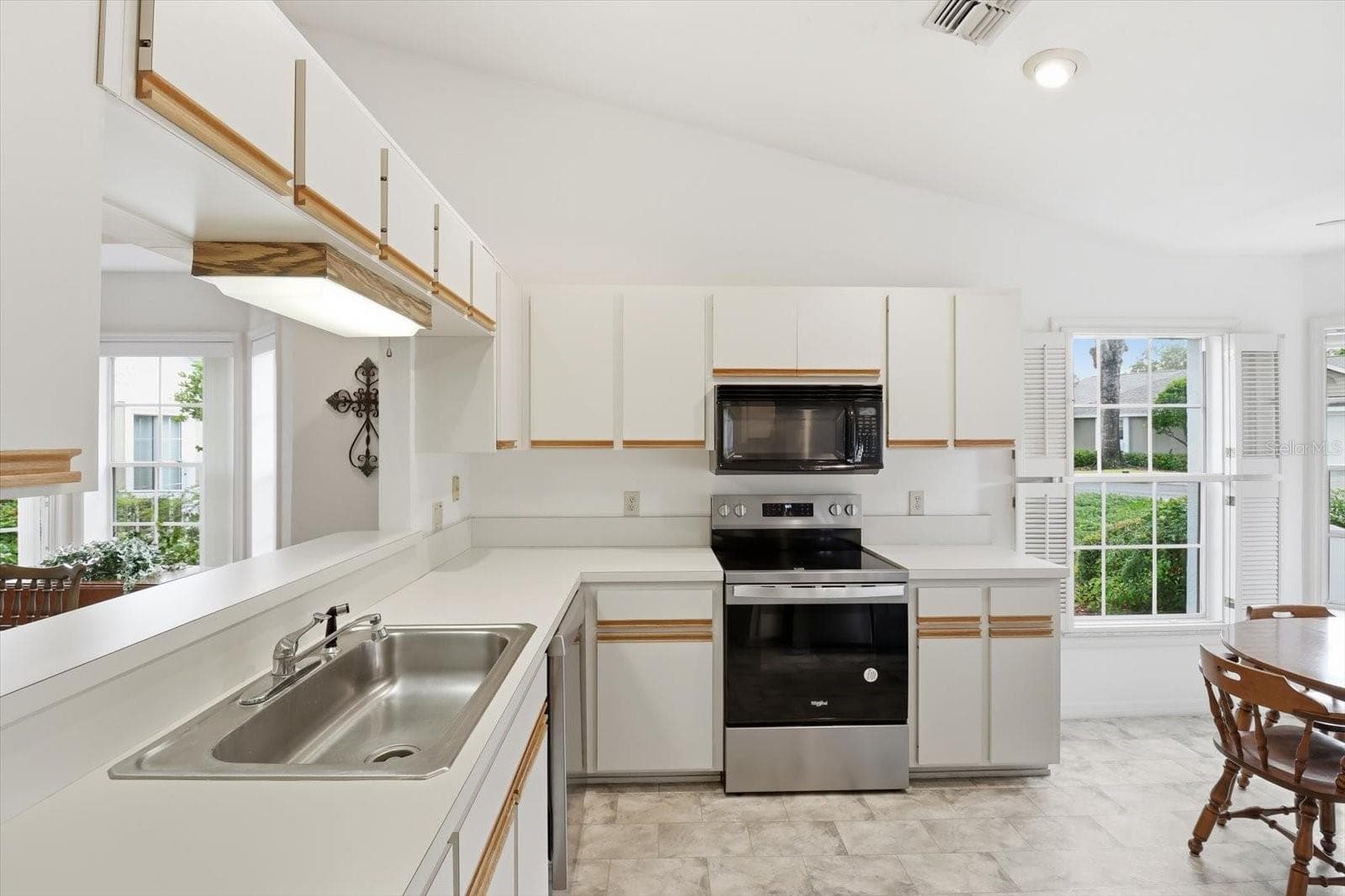 Single Family Residence at 1690 N FOXBORO LOOP, CRYSTAL RIVER, photo 6 of 61