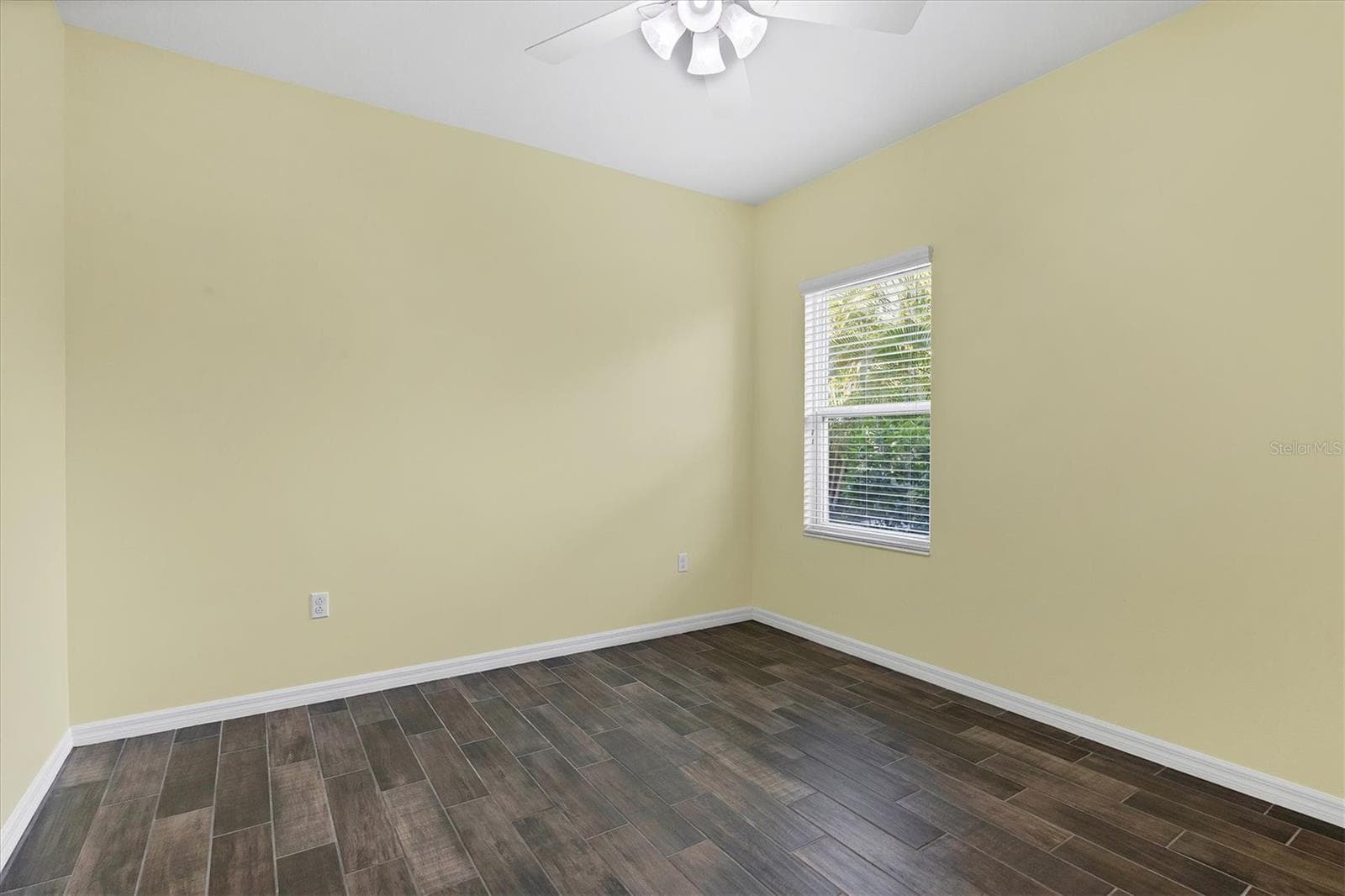 Guest Bedroom - 7040 WHITE WILLOW CT, SARASOTA