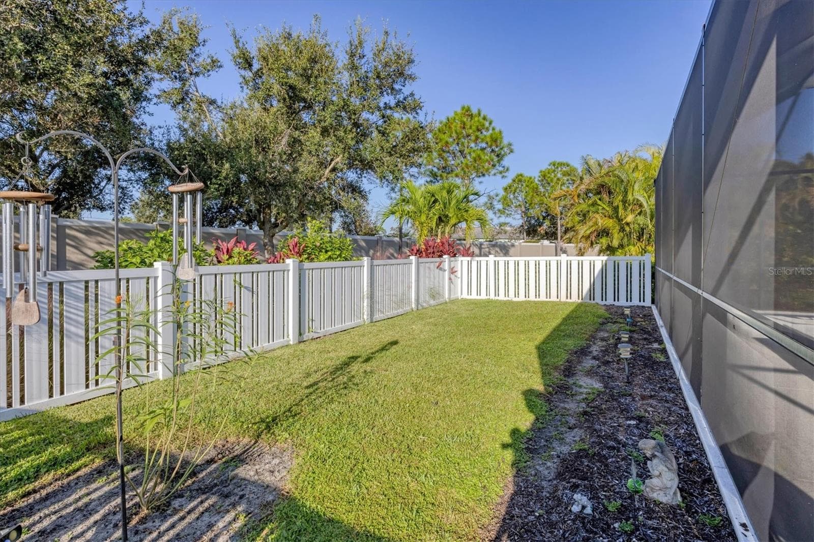 Dog Run - 7040 WHITE WILLOW CT, SARASOTA