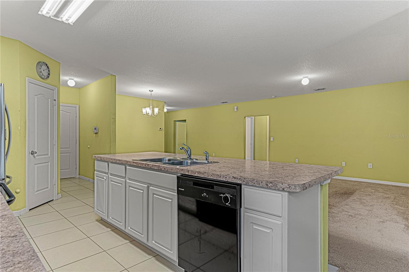 Single Family Residence at 118 FISHERMANS COVE DR, EDGEWATER, photo 7 of 20