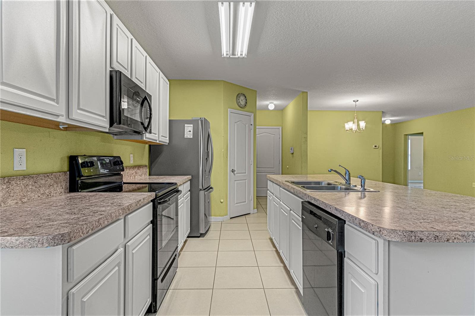 Single Family Residence at 118 FISHERMANS COVE DR, EDGEWATER, photo 8 of 20