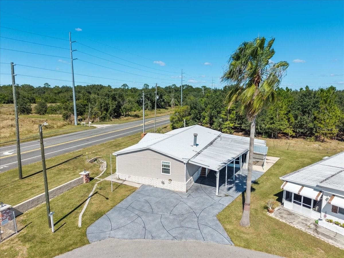Manufactured Home at 101 EDGEWOOD BLVD, LAKE WALES, photo 2 of 63