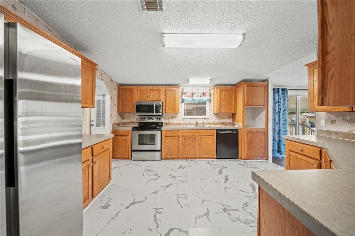 Kitchen - 101 EDGEWOOD BLVD, LAKE WALES