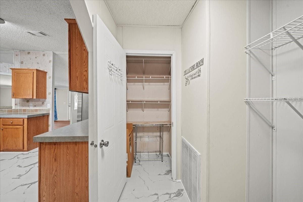 Pantry/laundry area - 101 EDGEWOOD BLVD, LAKE WALES