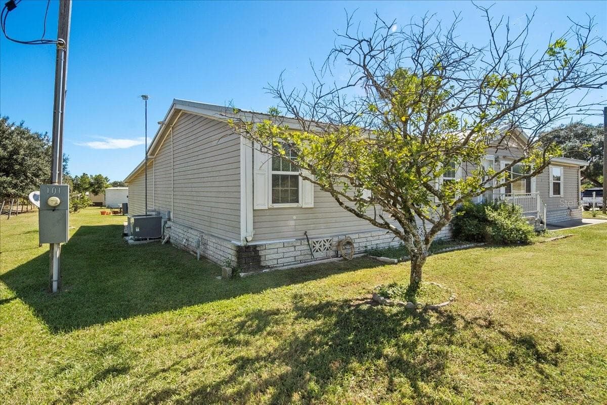 Manufactured Home at 101 EDGEWOOD BLVD, LAKE WALES, photo 46 of 63