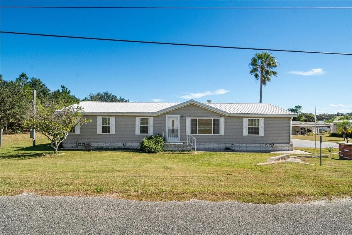Manufactured Home at 101 EDGEWOOD BLVD, LAKE WALES, photo 53 of 63