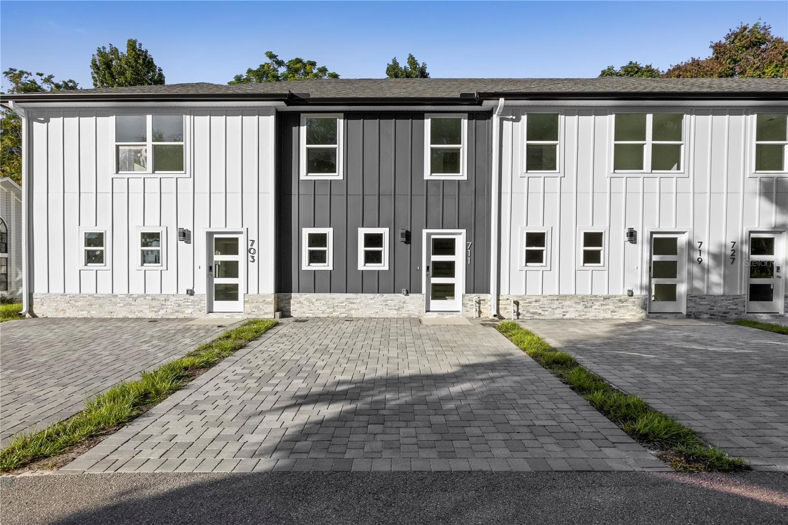 711 CLEMSON DR