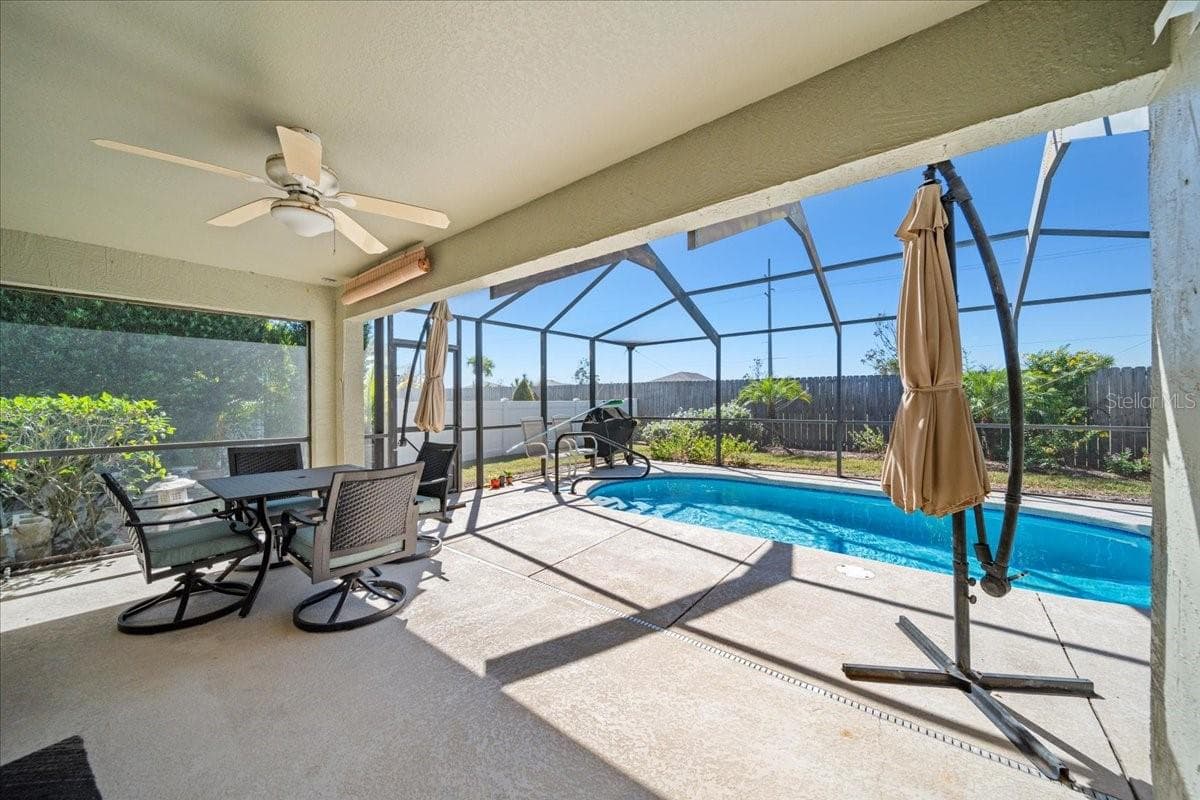 Single Family Residence at 364 LAKE SUZANNE DR, LAKE WALES, photo 3 of 42