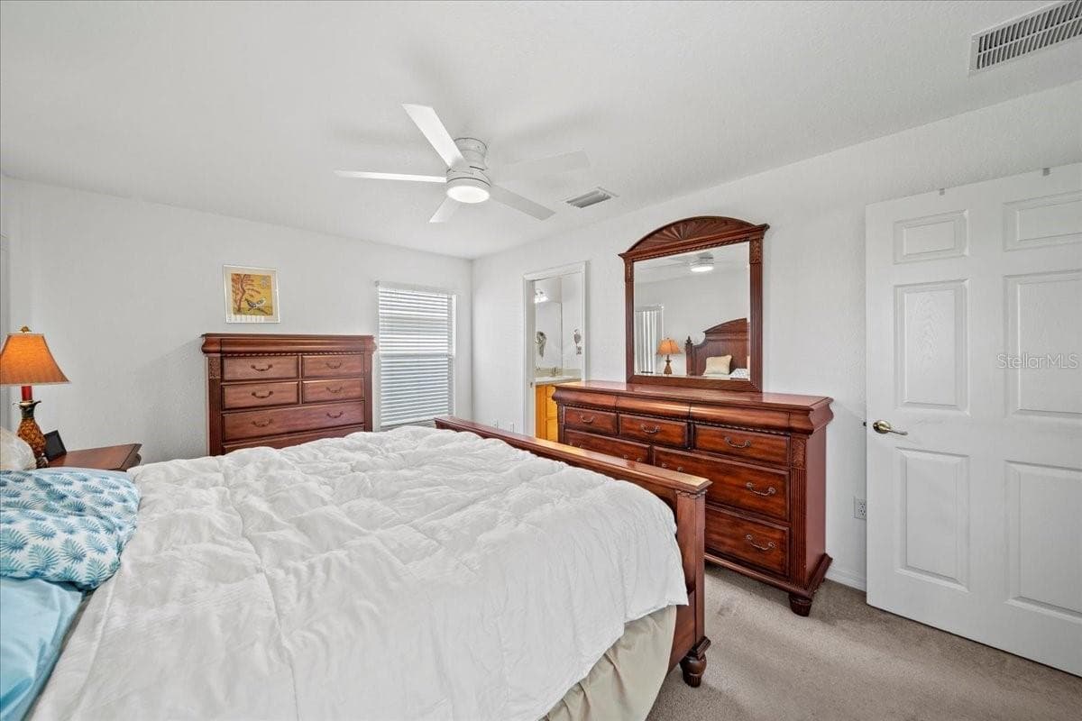 Primary bedroom - 364 LAKE SUZANNE DR, LAKE WALES