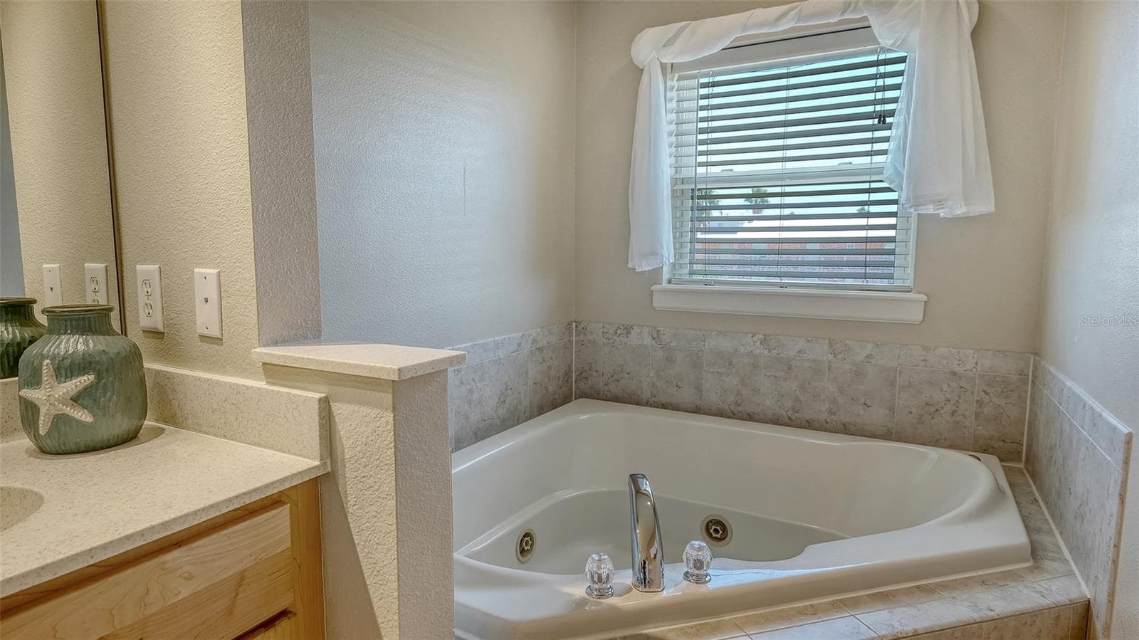 Townhouse at 221 17TH ST N, BRADENTON BEACH, photo 32 of 56