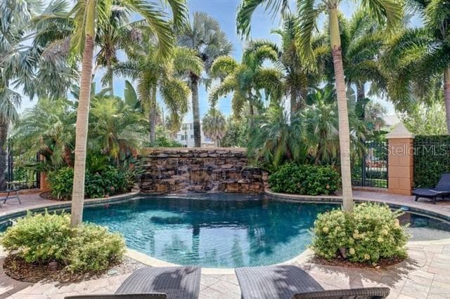 Saltwater Pool - 829 BRUCE AVE, CLEARWATER BEACH
